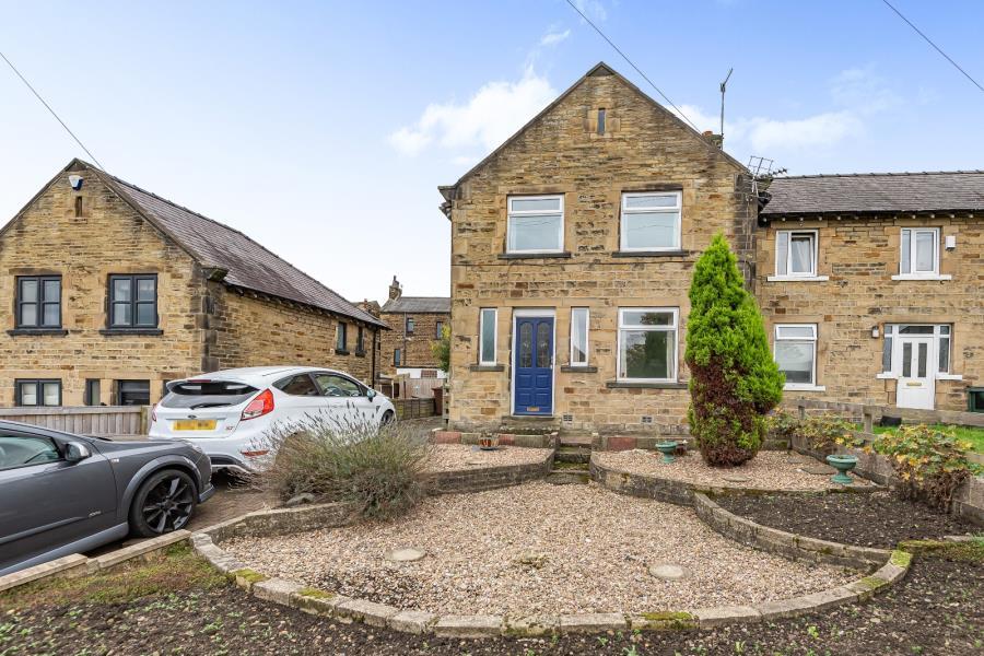 Manor Road, Bingley, BD16 1QA 3 bed end of terrace house £155,000