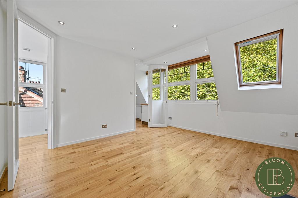 Priory Road, Crouch End, London, N8 2 bed apartment £525,000