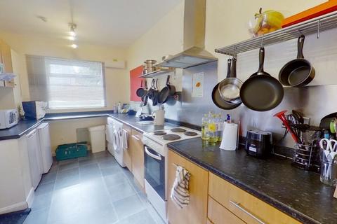 5 bedroom house to rent, Hartley Avenue, Leeds