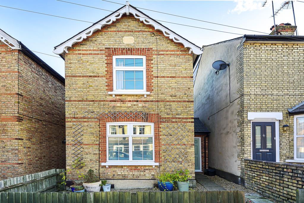 High EN5 3 bed detached house £700,000