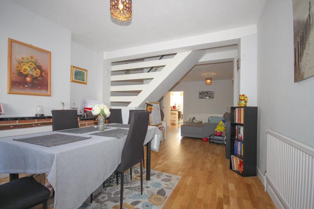 Tonge Road, Sittingbourne 3 bed house £230,000