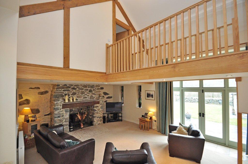 Waunfawr, Caernarfon, Gwynedd, LL55 3 bed semidetached house for sale £340,000