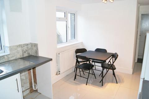 17a Westdown Road, London, SE6 4RL