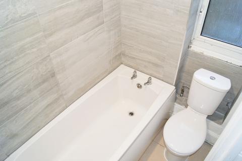 17a Westdown Road, London, SE6 4RL