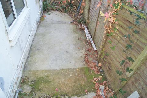 17a Westdown Road, London, SE6 4RL
