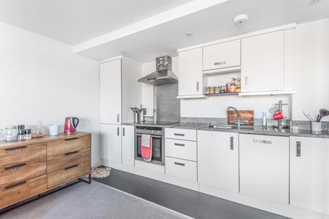 1 bedroom flat for sale - Staines-Upon-Thames,  Spelthorne,  TW18