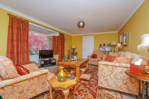 Langside, 28 Ochilview Gardens, PH7 3EW