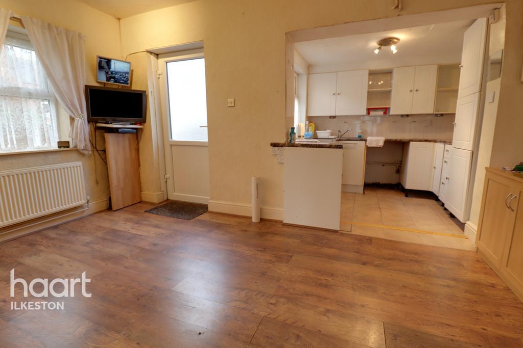 Milton Road, Ilkeston 2 bed semidetached house £125,000