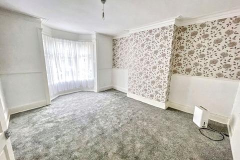 2 bedroom ground floor flat for sale, Roman Road, Lawe Top, South Shields, Tyne and Wear, NE33 2HA