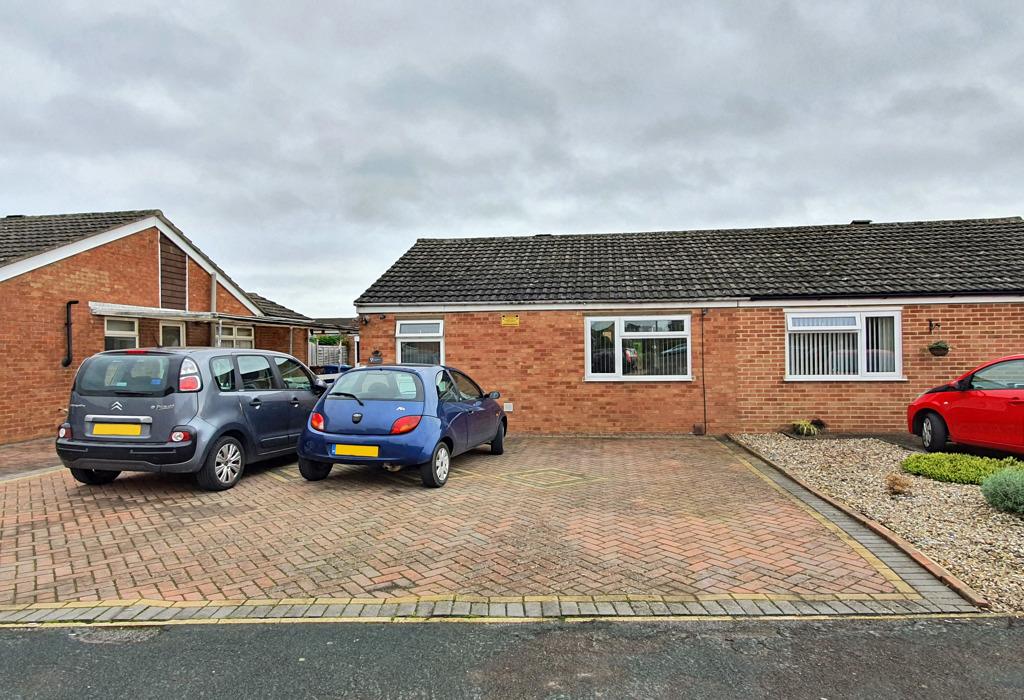 Hemingway Drive, Bicester, Oxfordshire 3 bed bungalow £335,000