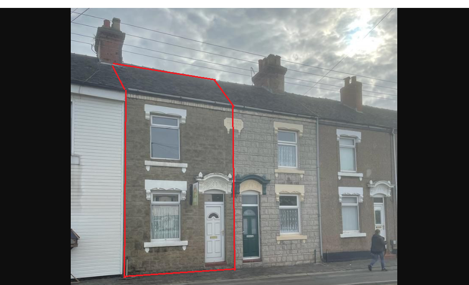 Leek New Road, StokeonTrent, Staffordshire, ST2 2 bed terraced house £29,000