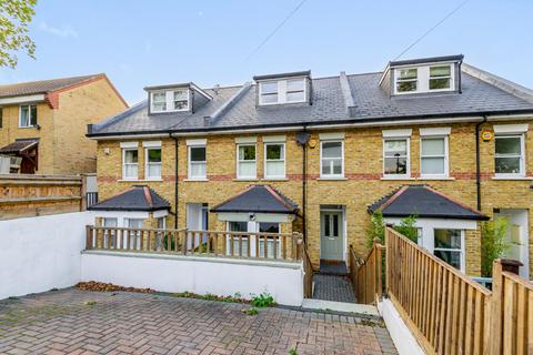 4b Donkey Alley, London, SE22 0NY