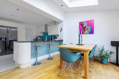 4b Donkey Alley, London, SE22 0NY