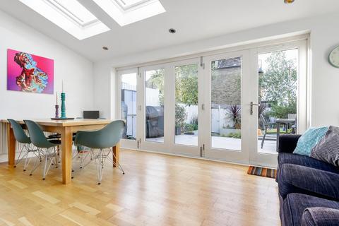 4b Donkey Alley, London, SE22 0NY