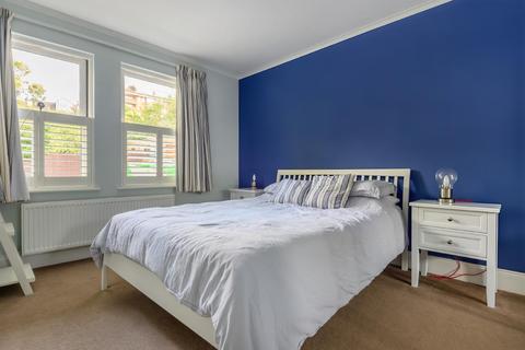 4b Donkey Alley, London, SE22 0NY