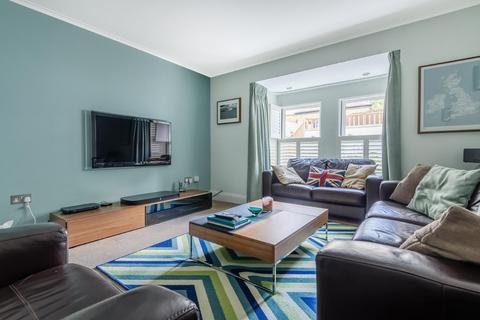 4b Donkey Alley, London, SE22 0NY