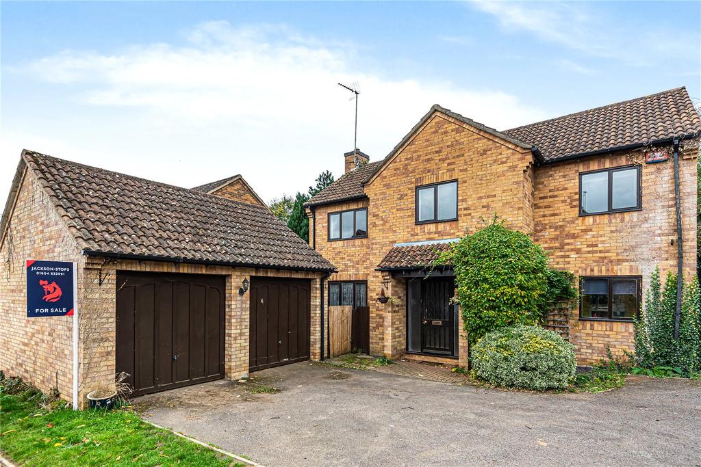 Wootton Hill Farm, East Hunsbury, Northampton, NN4 4 bed detached house