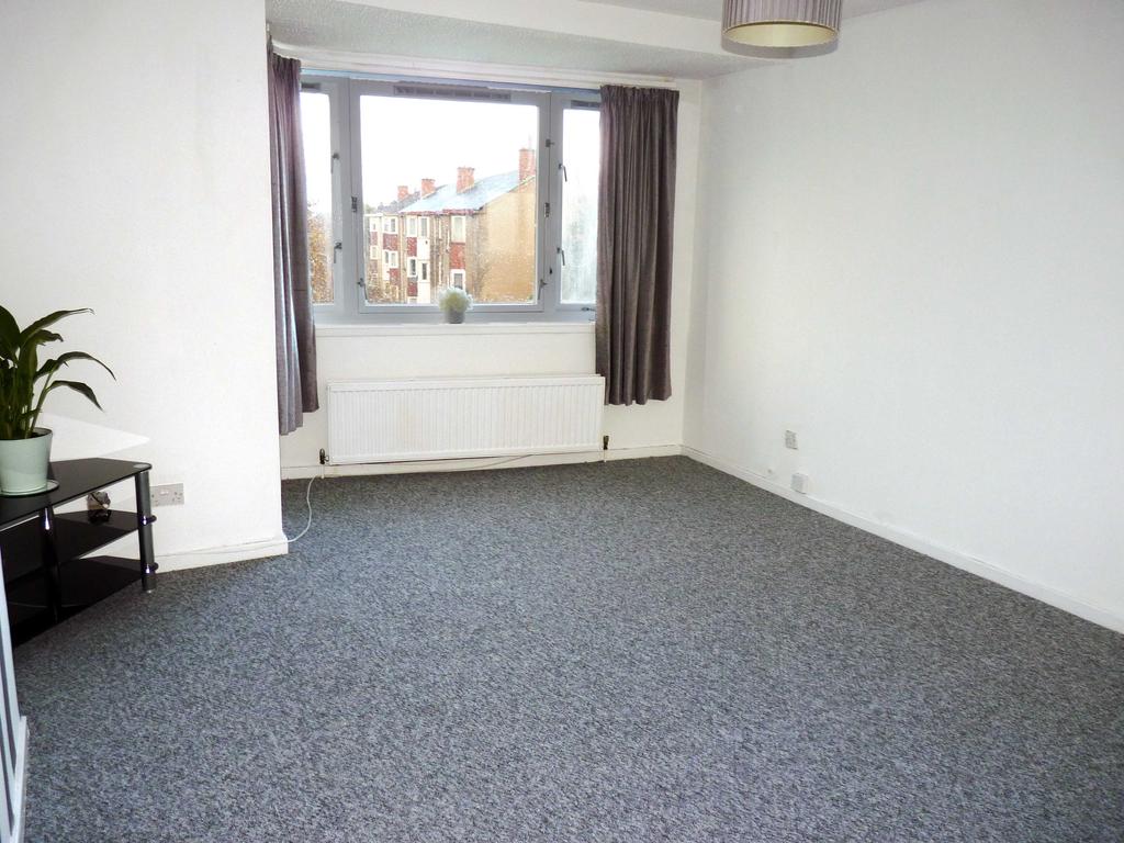 Quebec Drive, East Kilbride G75 2 bed flat £75,000