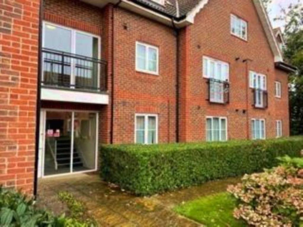 Hawthorn Road, Bognor Regis 1 bed flat £725 pcm (£167 pw)
