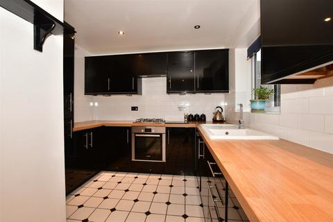 19 Hadleigh Drive, Sutton, SM2 5BF