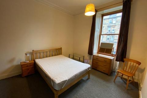 3 bedroom flat to rent, Montgomery Street, Edinburgh, EH7