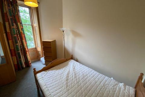 3 bedroom flat to rent, Montgomery Street, Edinburgh, EH7