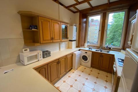 3 bedroom flat to rent, Montgomery Street, Edinburgh, EH7