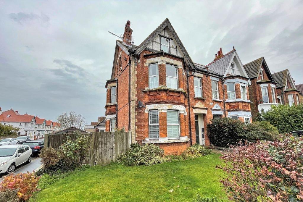 Beltinge Road, Herne Bay 2 bed flat £175,000