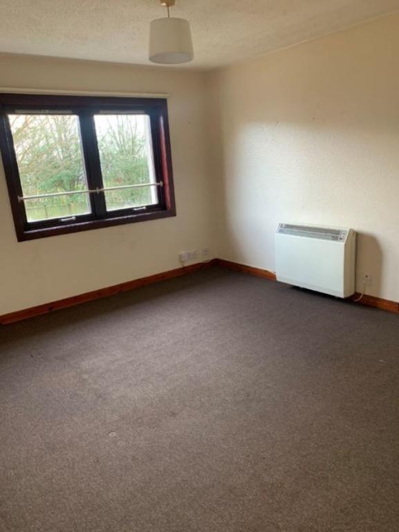 Red Admiral Court, Whitfield, Dundee... 1 bed flat £425 pcm (£98 pw)