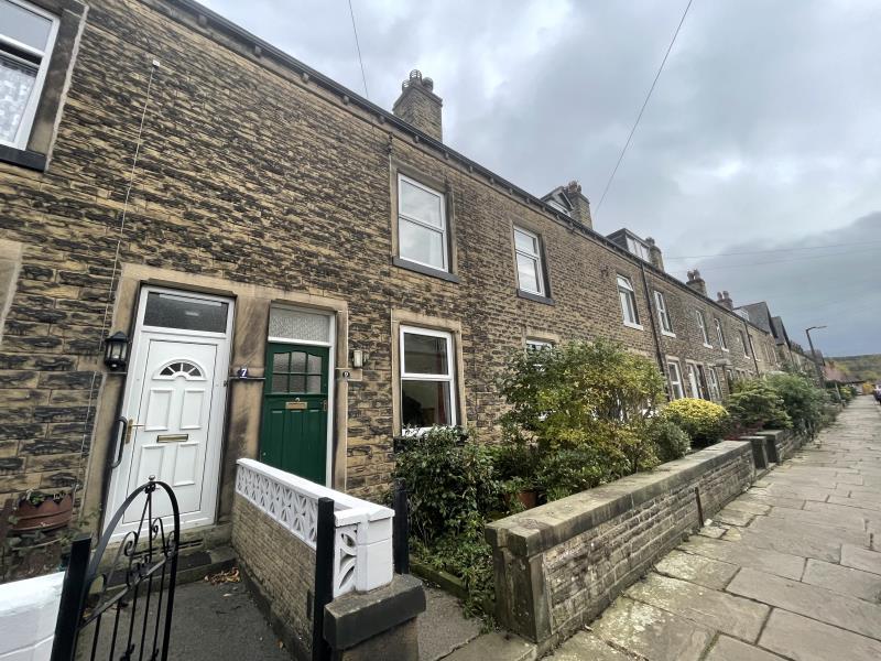 MYRTLE AVENUE, BINGLEY, BD16 1EW 3 bed terraced house £795 pcm (£183 pw)