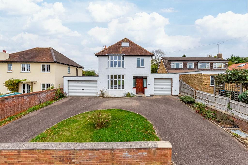 Hillfield Road, Hemel Hempstead 3 bed detached house £750,000