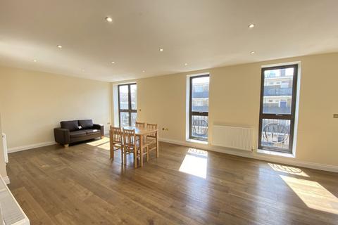 3 bedroom apartment to rent, King Court, Dod Street, Tower Hamlets, E14