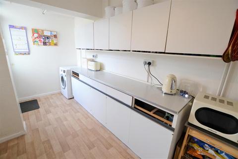 5 Chestnut Walk, Bristol, BS13 7RJ