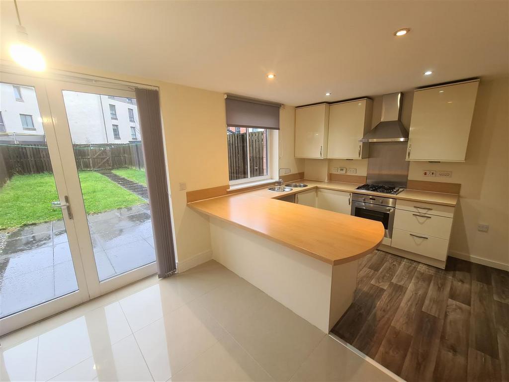 Midhope Drive, Oatlands, Glasgow 4 bed townhouse to rent £1,800 pcm