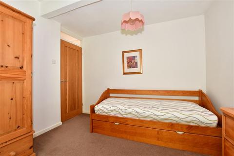 51 Capelands, New Ash Green, Longfield, DA3 8LQ