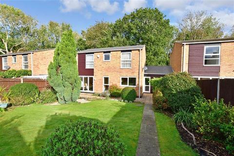 51 Capelands, New Ash Green, Longfield, DA3 8LQ