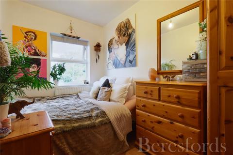 42 Bartholomew Drive, Harold Wood, Romford, RM3 0WB