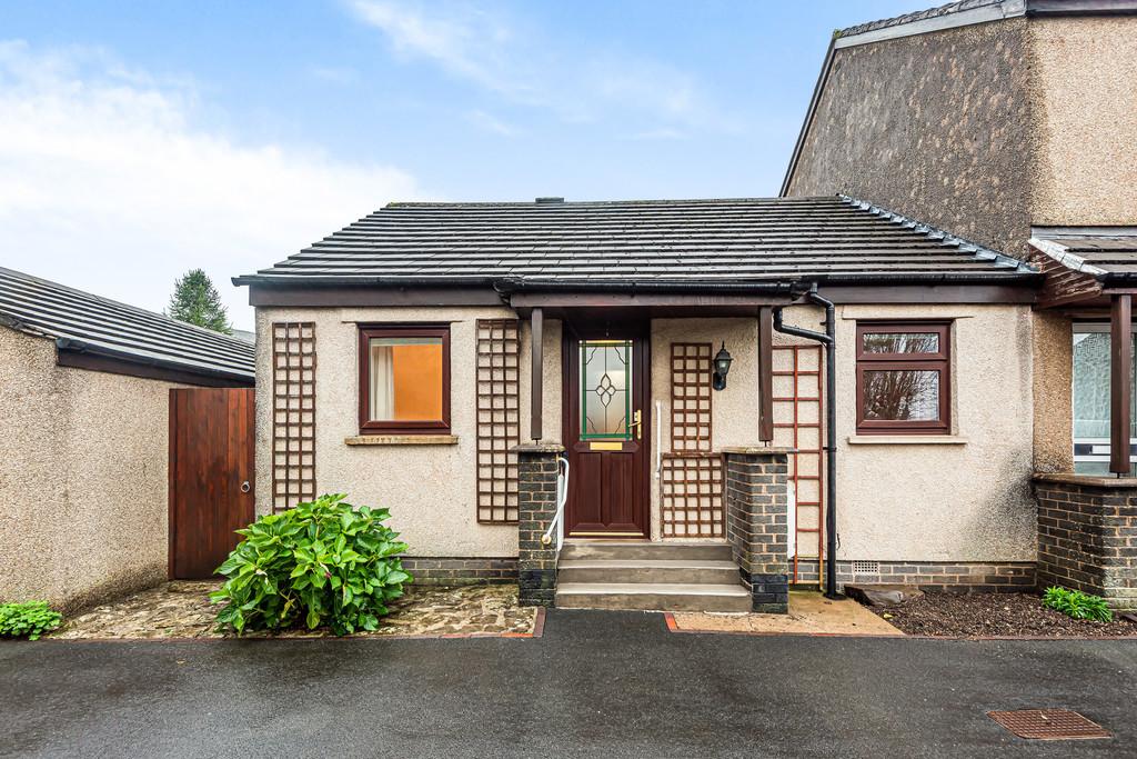 11 Sedgwick Court, Kendal, Cumbria... 2 bed terraced bungalow £190,000