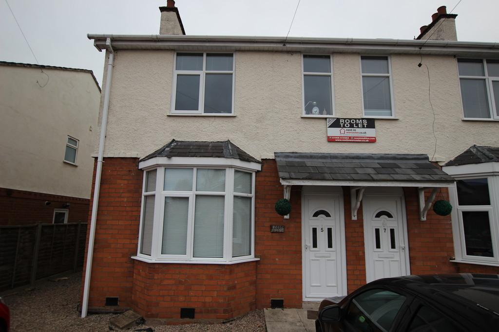 6 Rooms Available September 2022 Inclusive of bills 5 Comer Gardens 6 bed house share £466