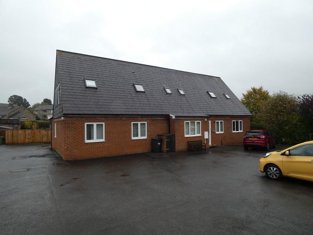 Flat 2 Goldsmiths House, Leyburn 2 bed apartment £550 pcm (£127 pw)