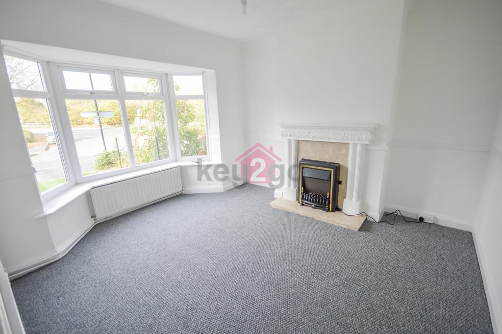 Robin Lane, Beighton 3 bed semidetached house £625 pcm (£144 pw)