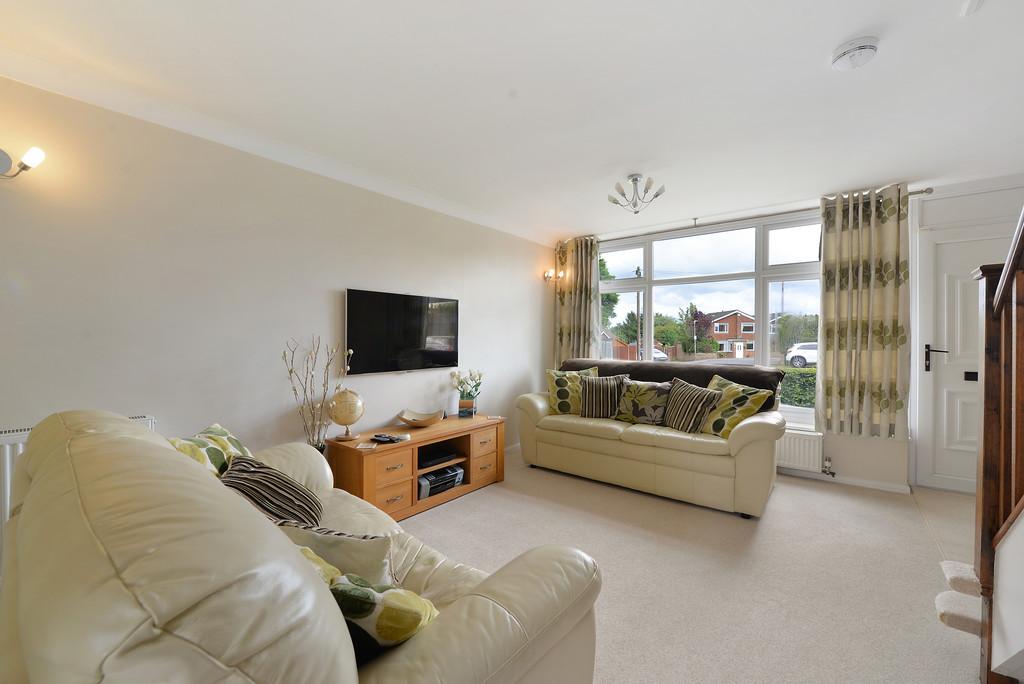 Epsom Close, West Malling 2 bed terraced house £350,000