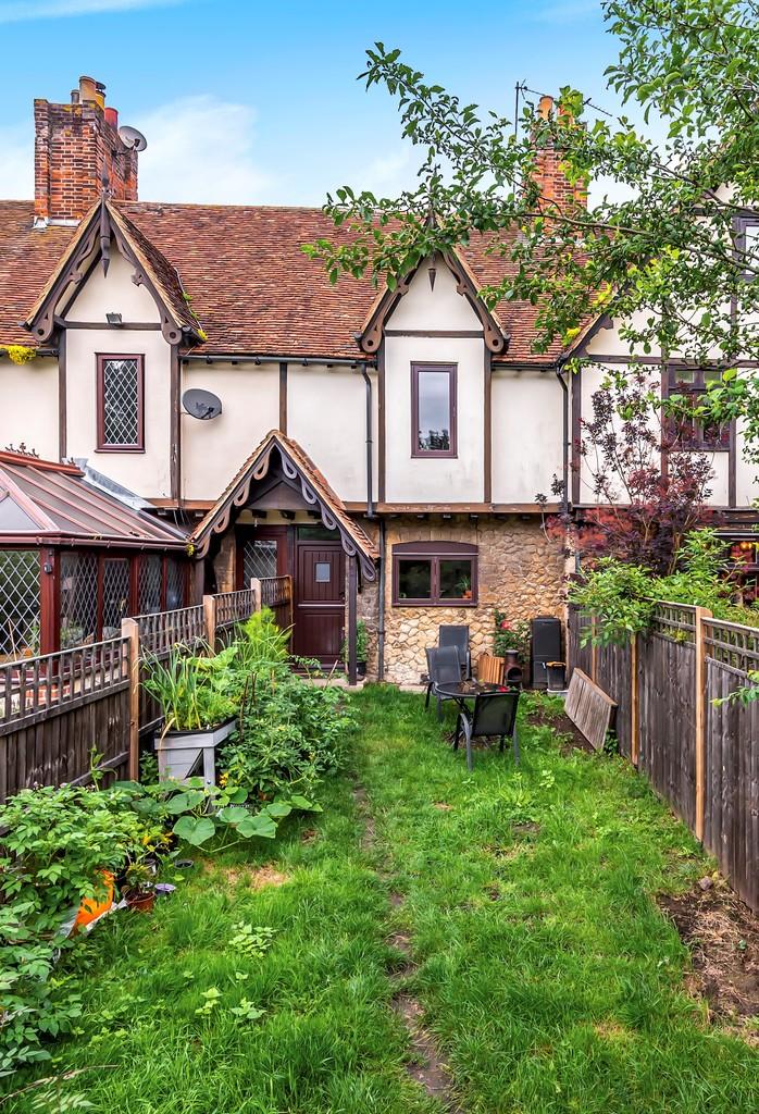 Birling Road, West Malling 2 bed cottage £350,000