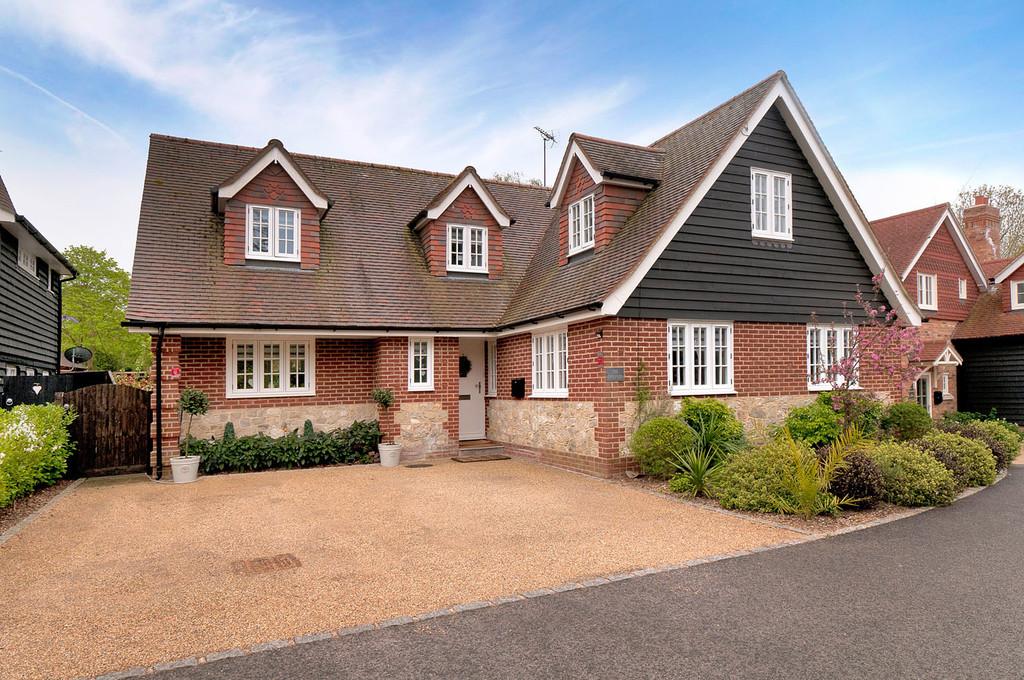 Lower Road, West Farleigh 4 bed detached house £700,000
