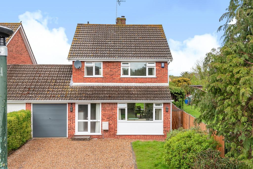 Kingsland Grove, Headcorn 3 bed link detached house £425,000