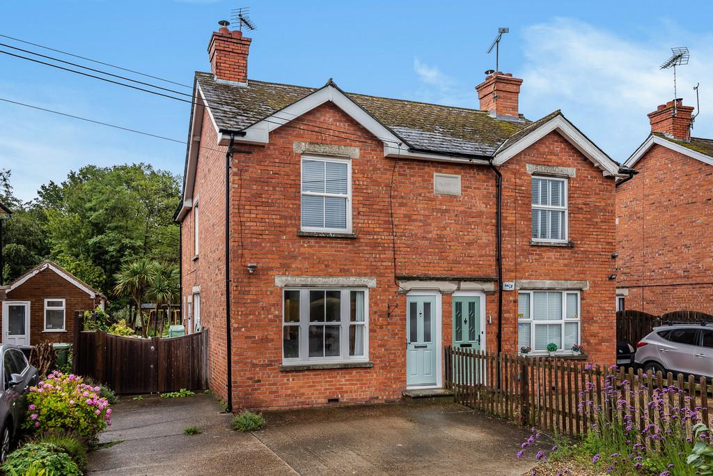 Maidstone Road, Headcorn 3 bed semidetached house £400,000