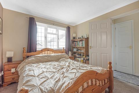 5 Burdens, Headcorn, Ashford, TN27 9SG