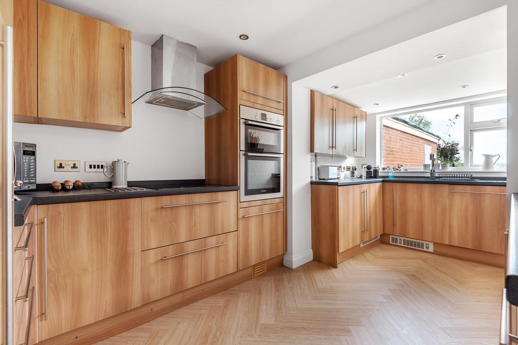 Mill Bank, Headcorn 3 bed semidetached house £400,000