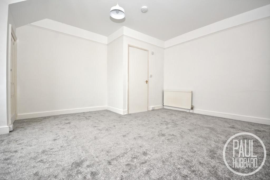 Gunton Cliff, Lowestoft 1 bed flat £625 pcm (£144 pw)