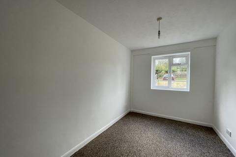 2 bedroom ground floor flat to rent - Knightwood Road, Hythe